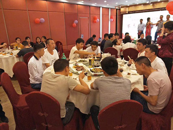 2018年春茗感恩会：“不忘初心，砥砺前行”！